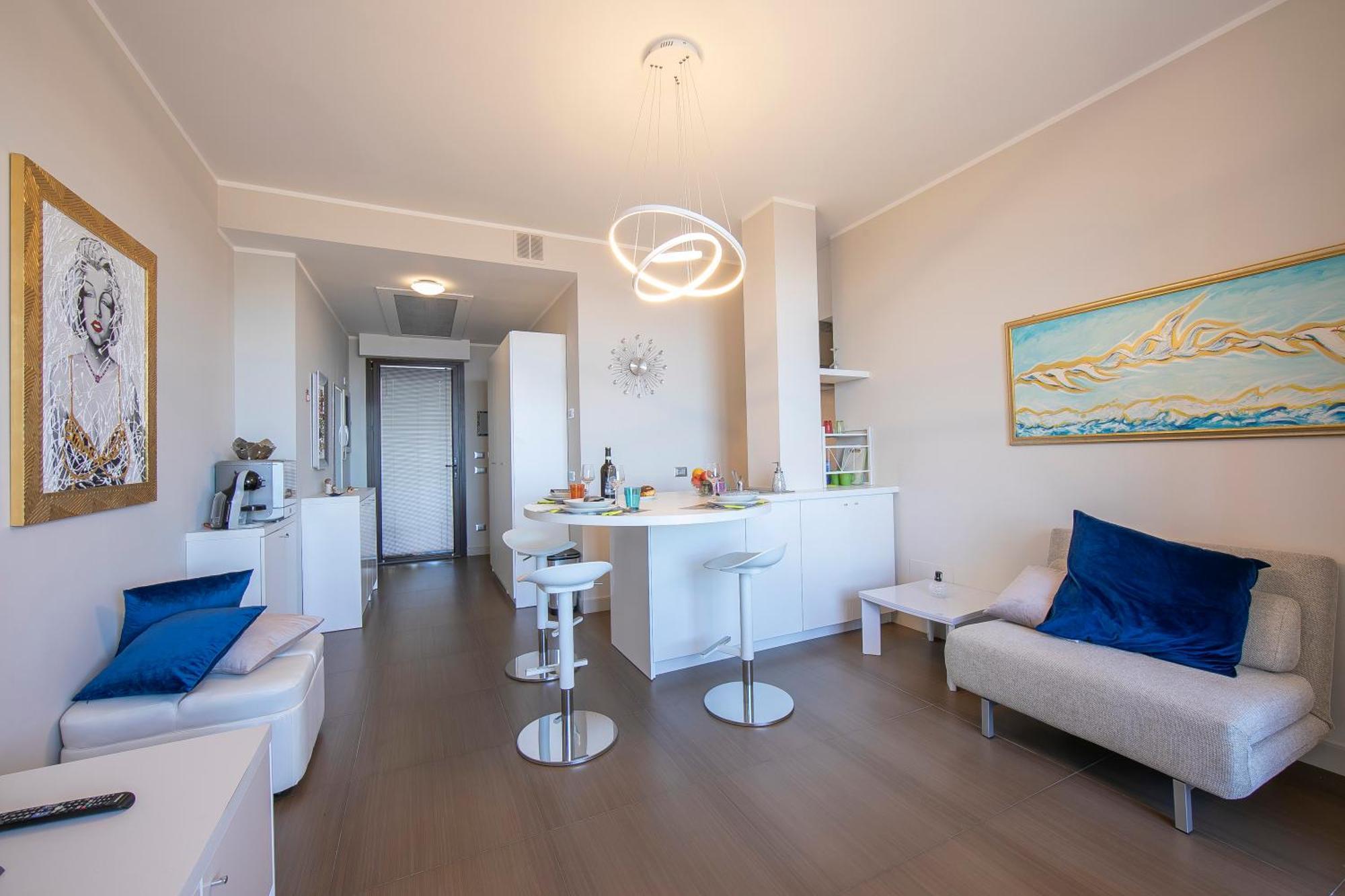 Suite On The Lake - Happy Rentals Meina Exteriör bild