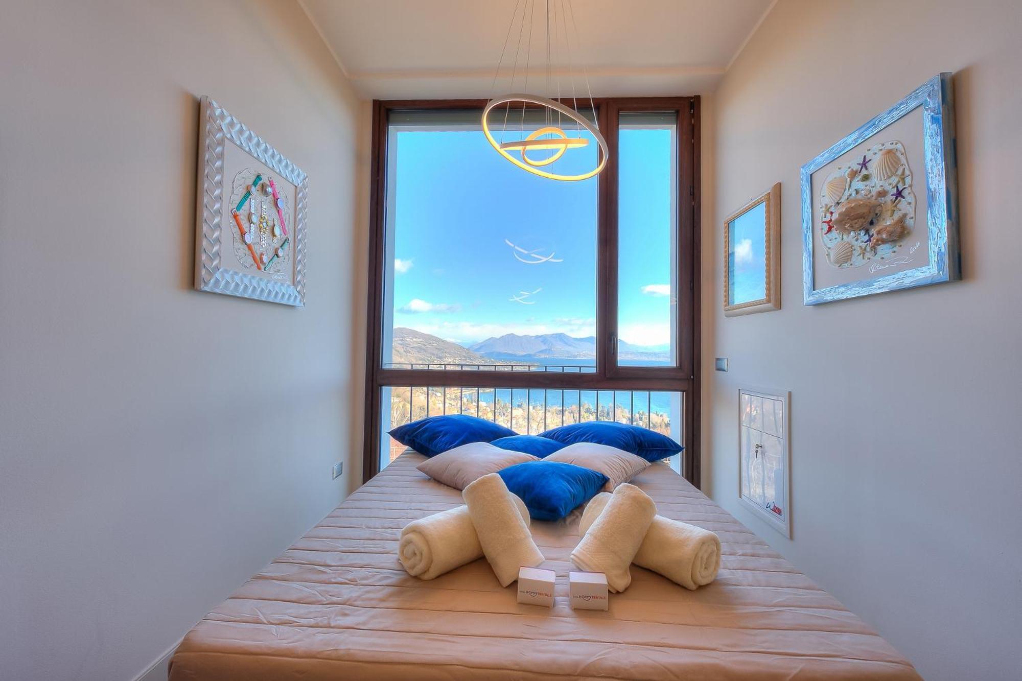 Suite On The Lake - Happy Rentals Meina Exteriör bild